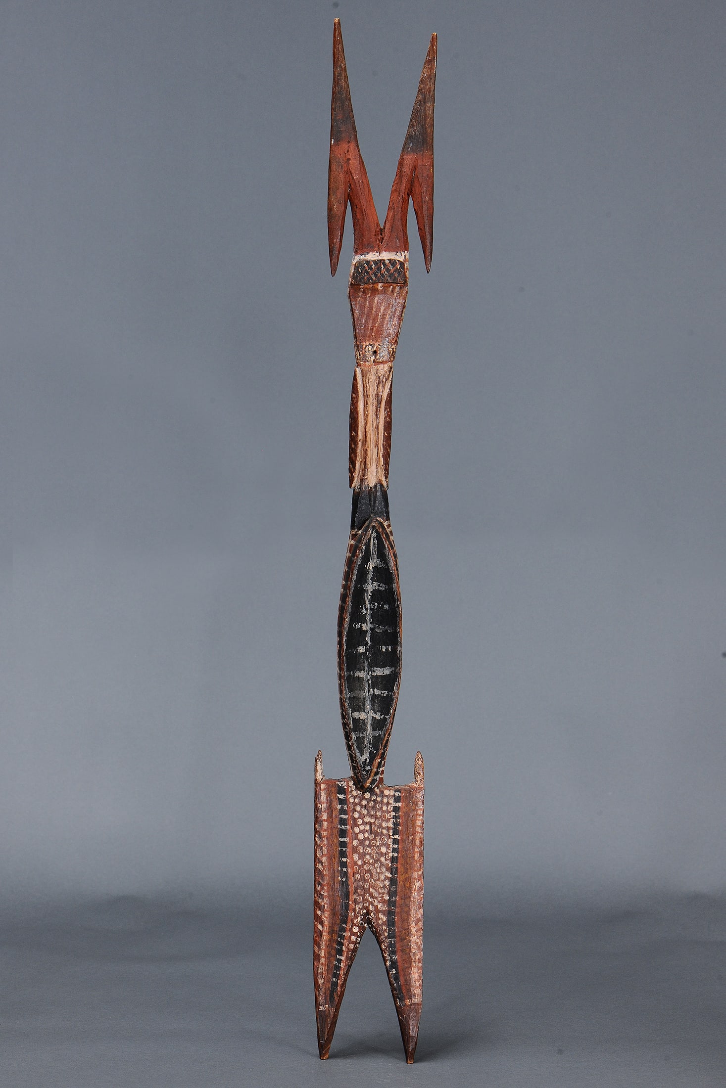 UNUSUAL RARE EARLY TIWI CEREMONIAL DANCE WAND FROM MELVILLE & BATHURST ISLANDS, NORTHERN TERRITORY (1 of 10)