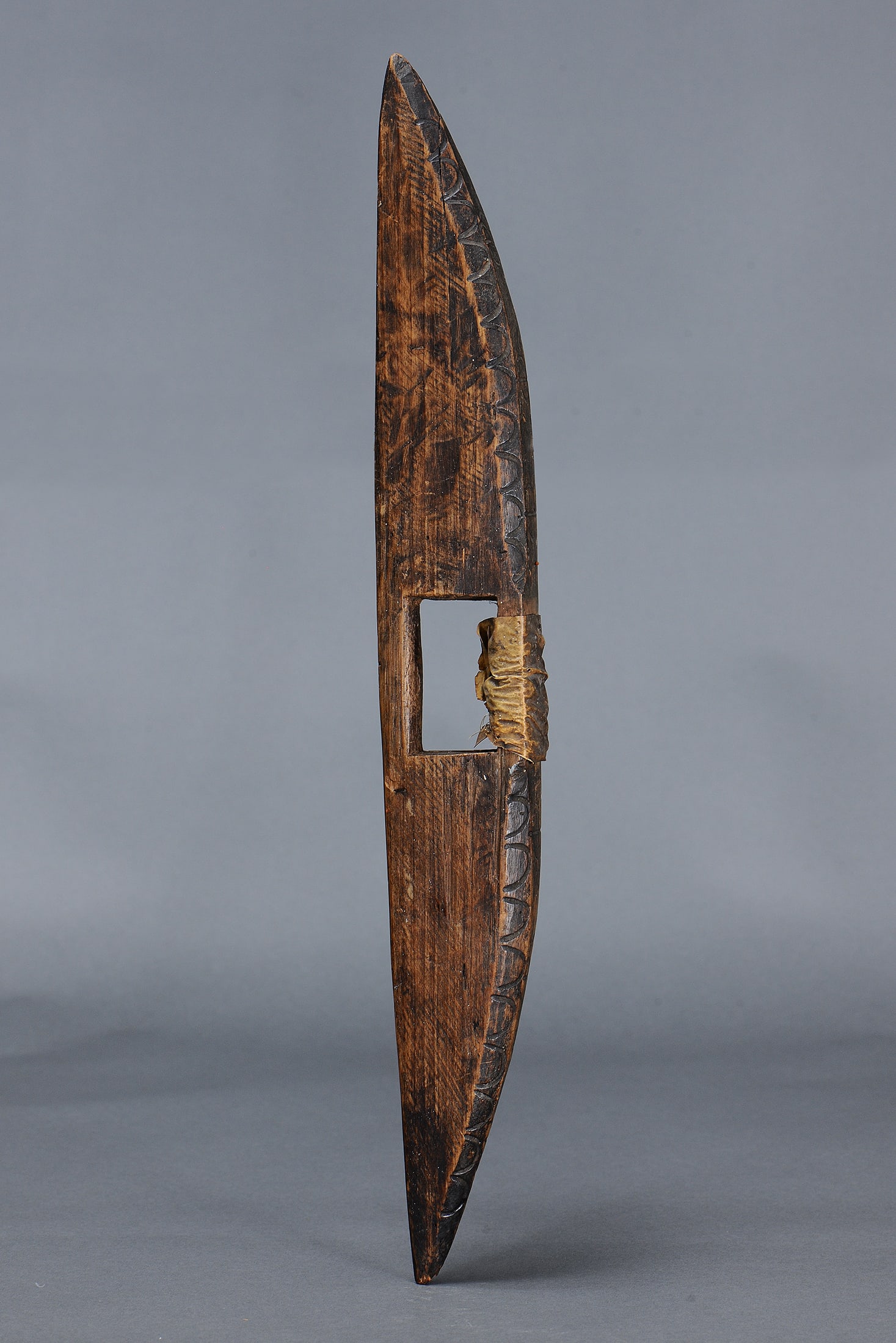 IMPORTANT PARRYING SHIELD, LAKE CONDAH ABORIGINAL MISSION, VICTORIA (1 of 10)