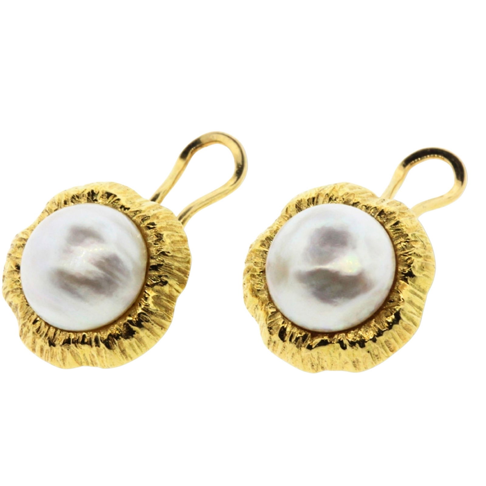 Mabe Pearl Clip-on Earrings in 18ct Gold (Pair) (1 of 2)