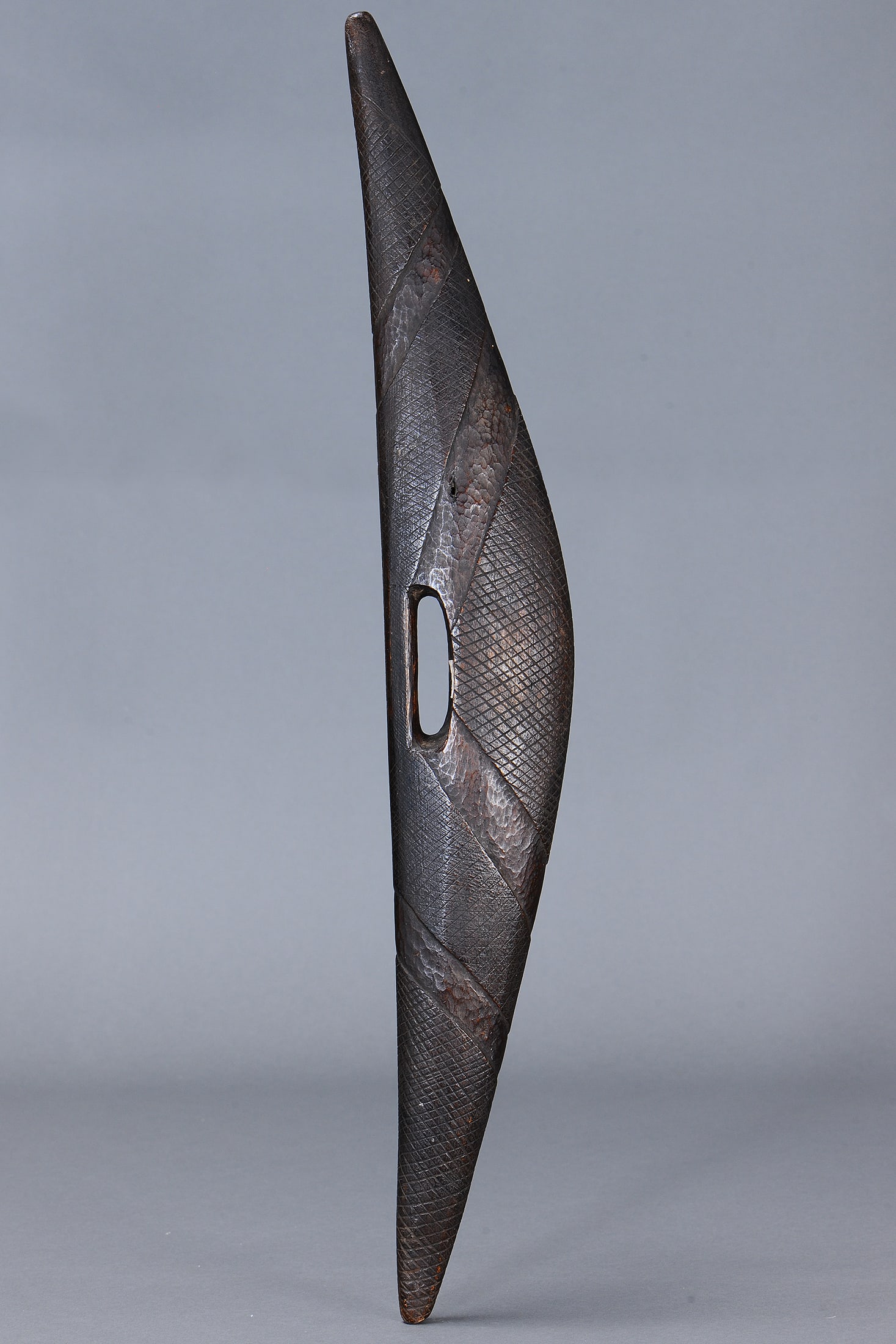 FINE EARLY INCISED PARRYING SHIELD, NEW SOUTH WALES (1 of 12)