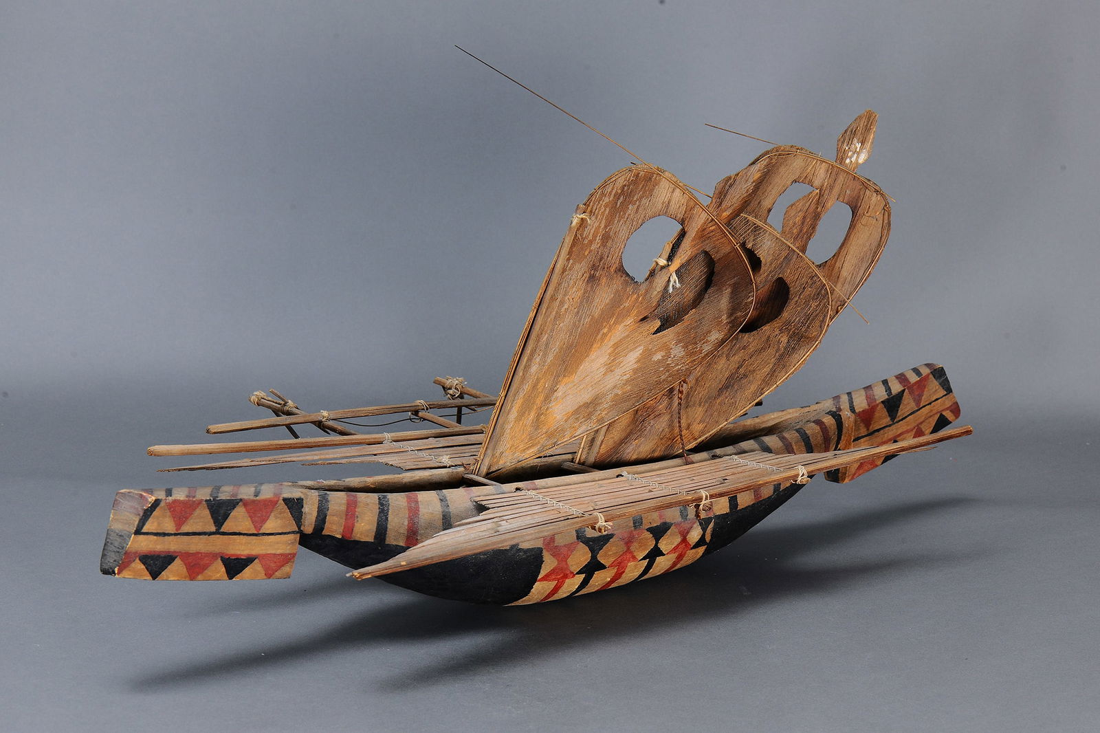 RARE OUTRIGGER CANOE MODEL, PAPUA NEW GUINEA (1 of 4)