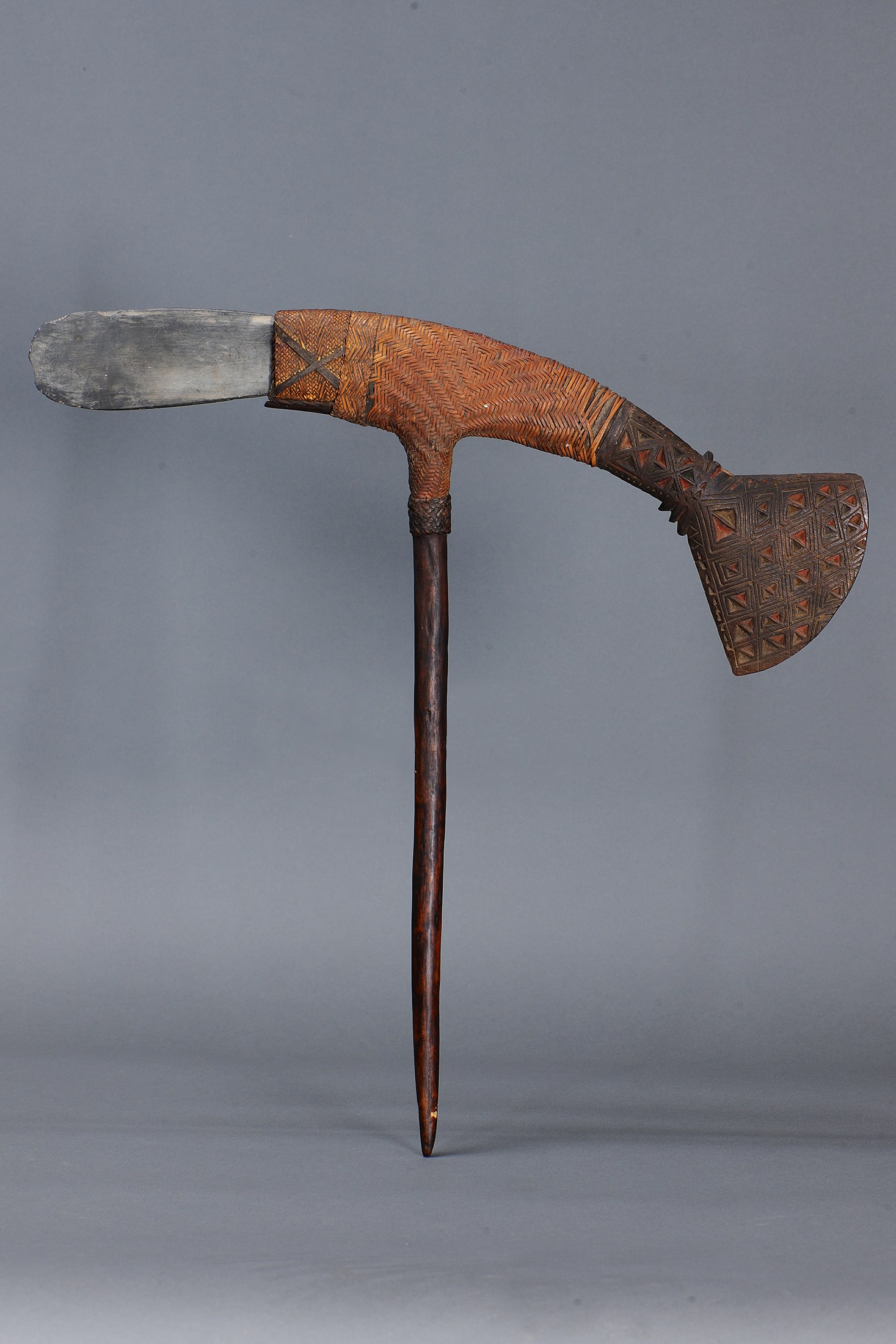 FINE EARLY MT. HAGEN CEREMONIAL AXE, HIGHLANDS, PAPUA NEW GUINEA (1 of 8)
