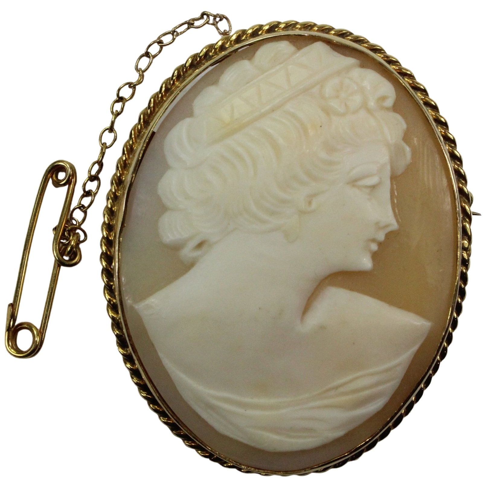 Antique Shell Cameo Brooch in 9ct Gold Surround: Quality Size Dimensions 40x32mm : Total weight 9.46gms Condition Base metal pin Medium Pins & Brooches