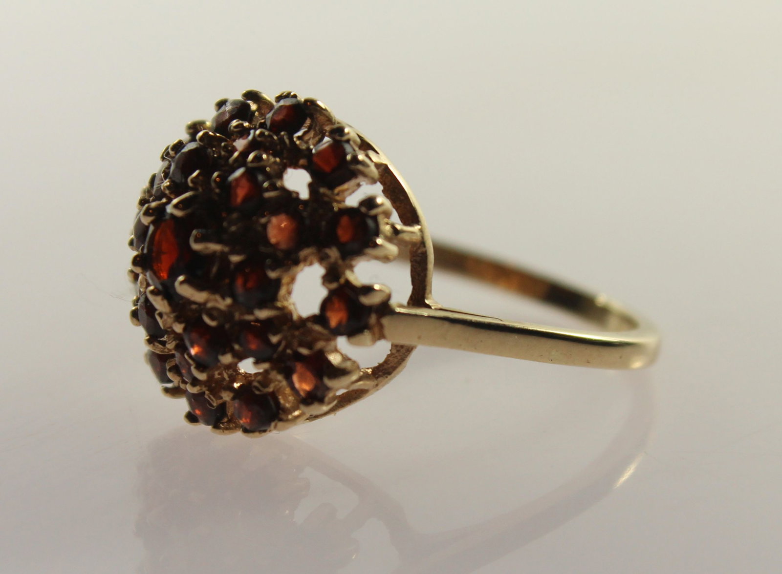 Spectacular Garnet Ring in 14ct Yellow Gold - 2