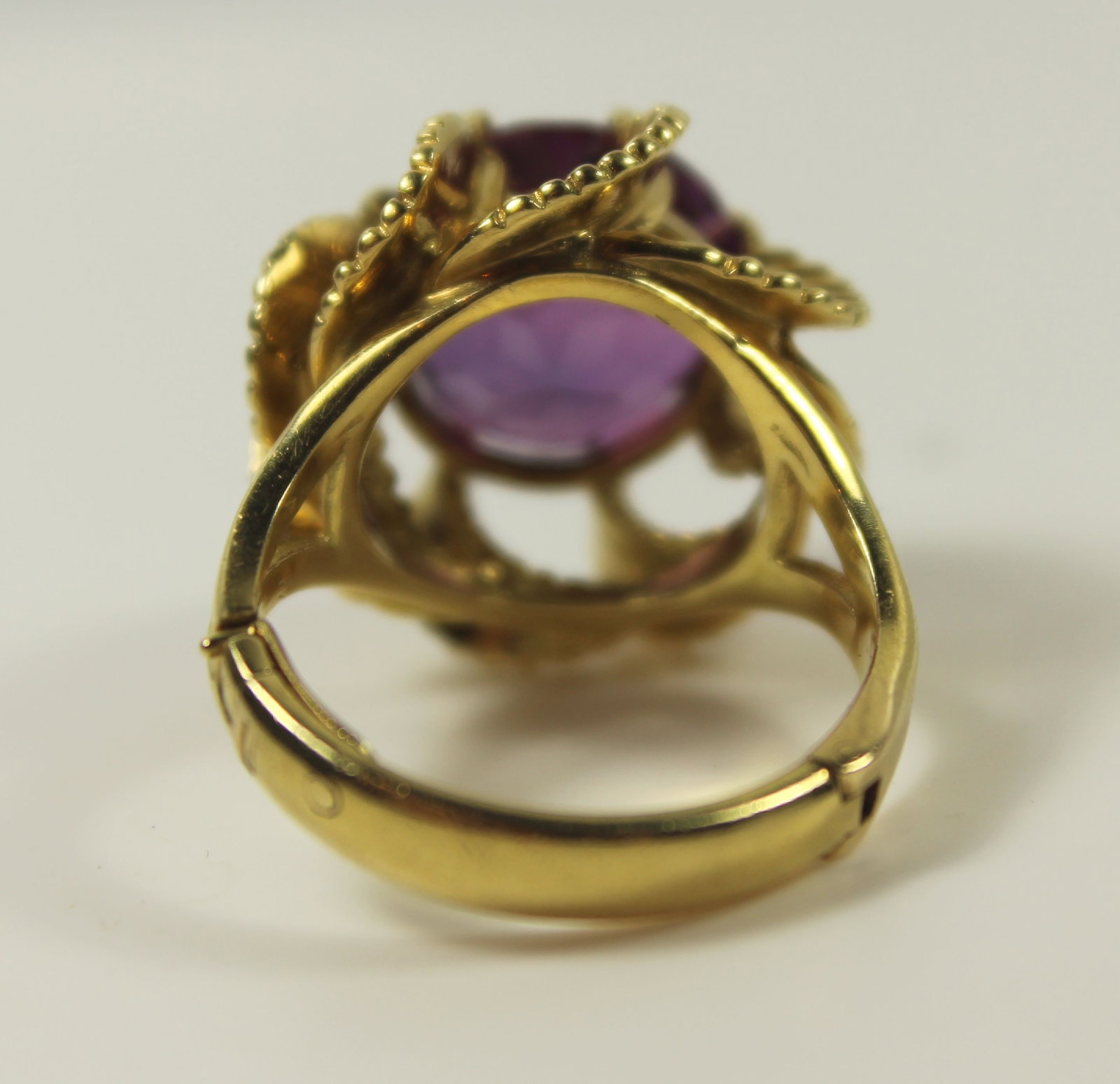 Amethyst Ring in 18ct Yellow Gold with Hinged Shank - 3