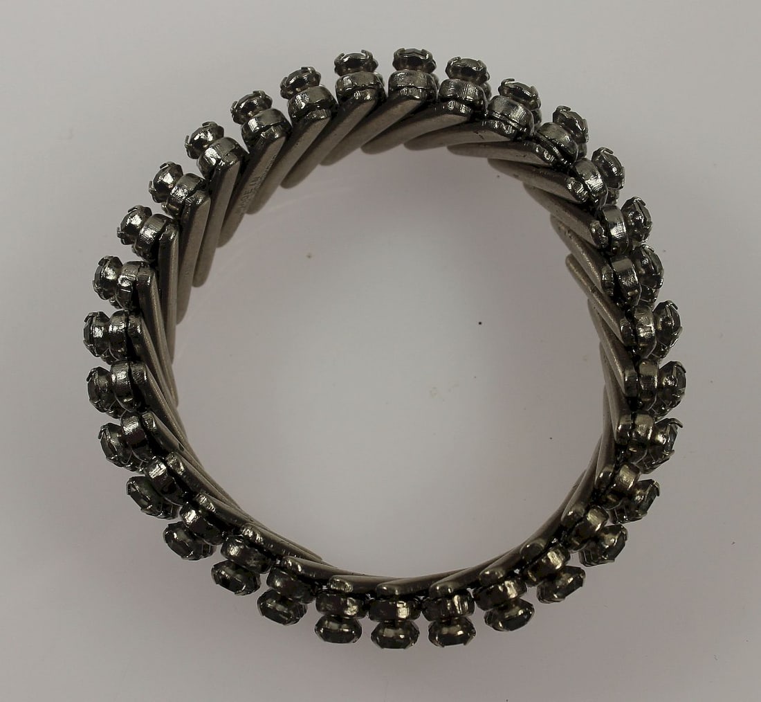 Vintage Faux Bejewelled Expander Bracelet - 2