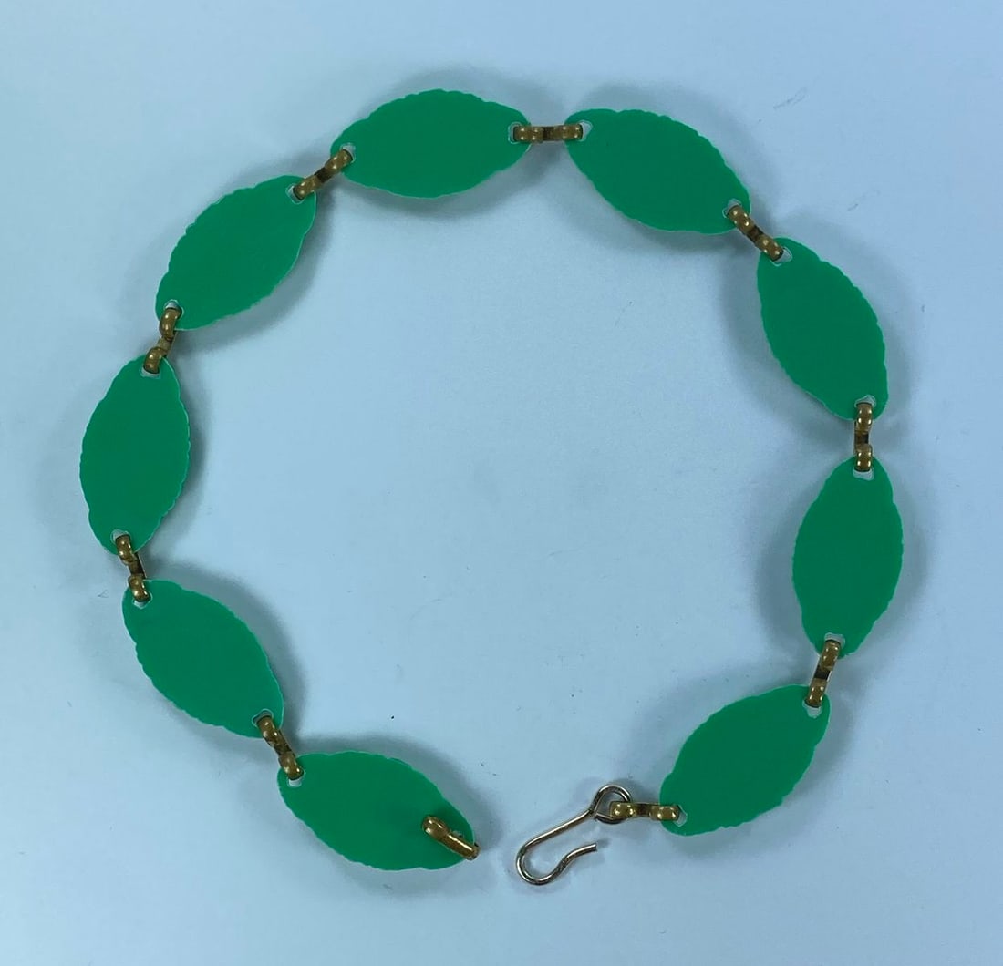 Vintage Green Floral Motif Bakelite Choker Necklace - 2