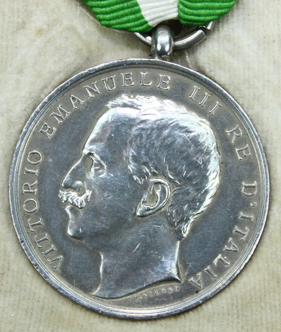 Italy 1908 Messina Earthquake Medal awarded to Australian Mr G.H. Hopkins, Extremely Fine (Cased) - 2