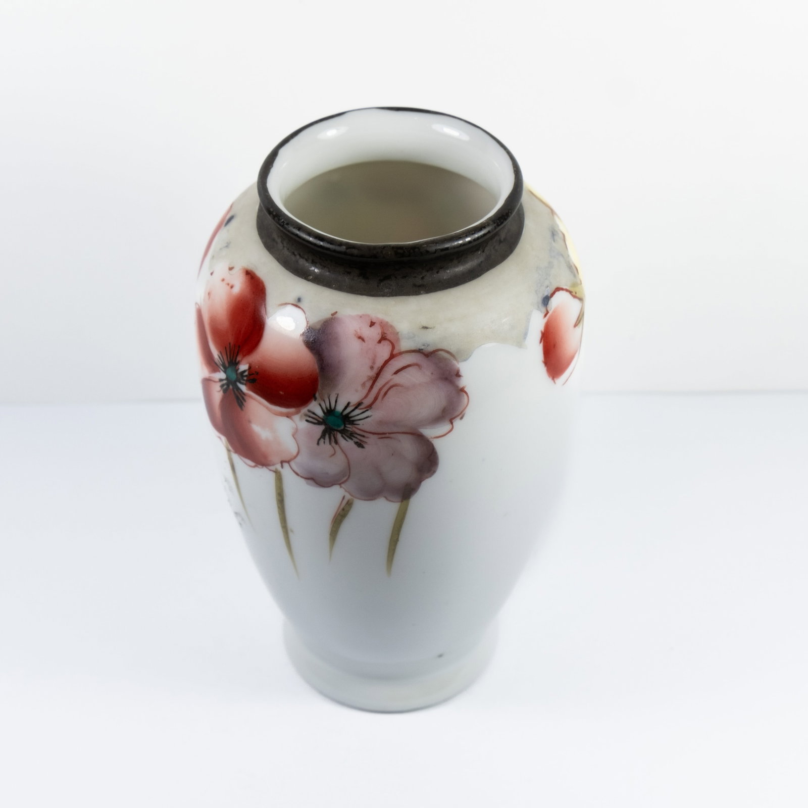 Pansy-pattern Hand-painted Porcelain Vase - 2