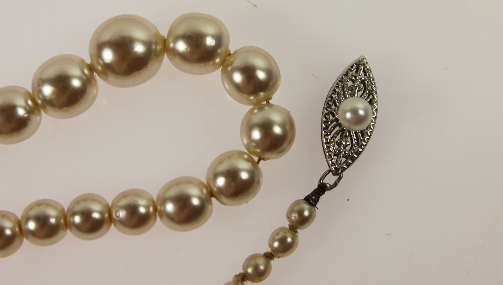 Small graduated Faux Pearl Necklace with 9ct White Gold Clasp - 2