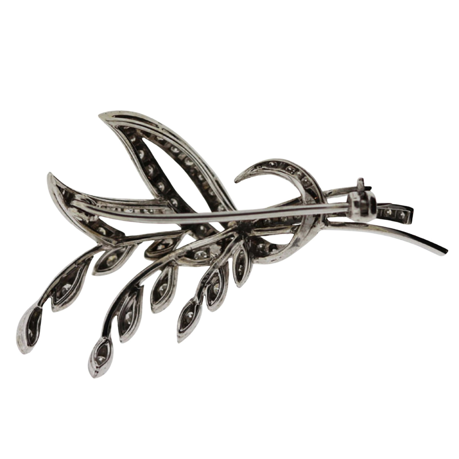 Classic Diamond Brooch in 18ct White Gold - 2