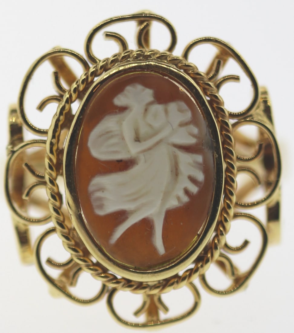 Shell Cameo Ring in 9ct Yellow Gold - 2