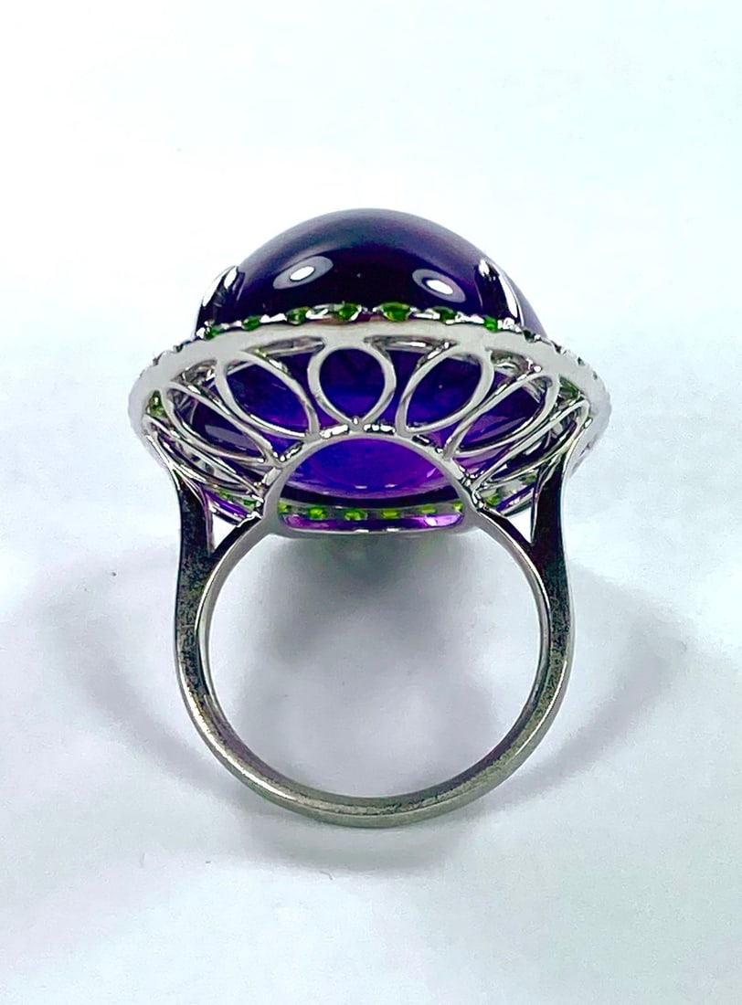 Impressive Amethyst Cocktail Ring surrounded by Tsavorite Garnets in 9ct White Gold - 4