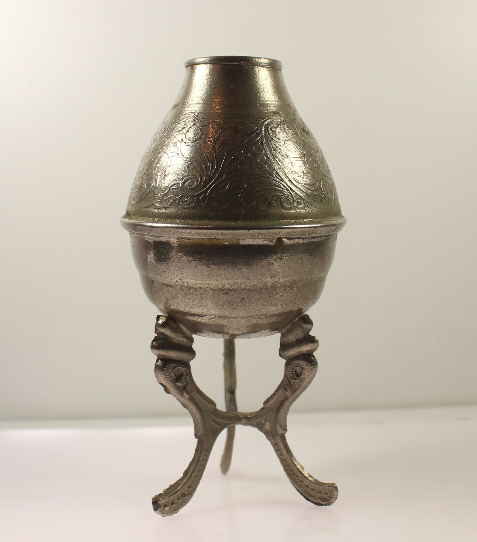 Three-legged Silver coloured Burner - 2