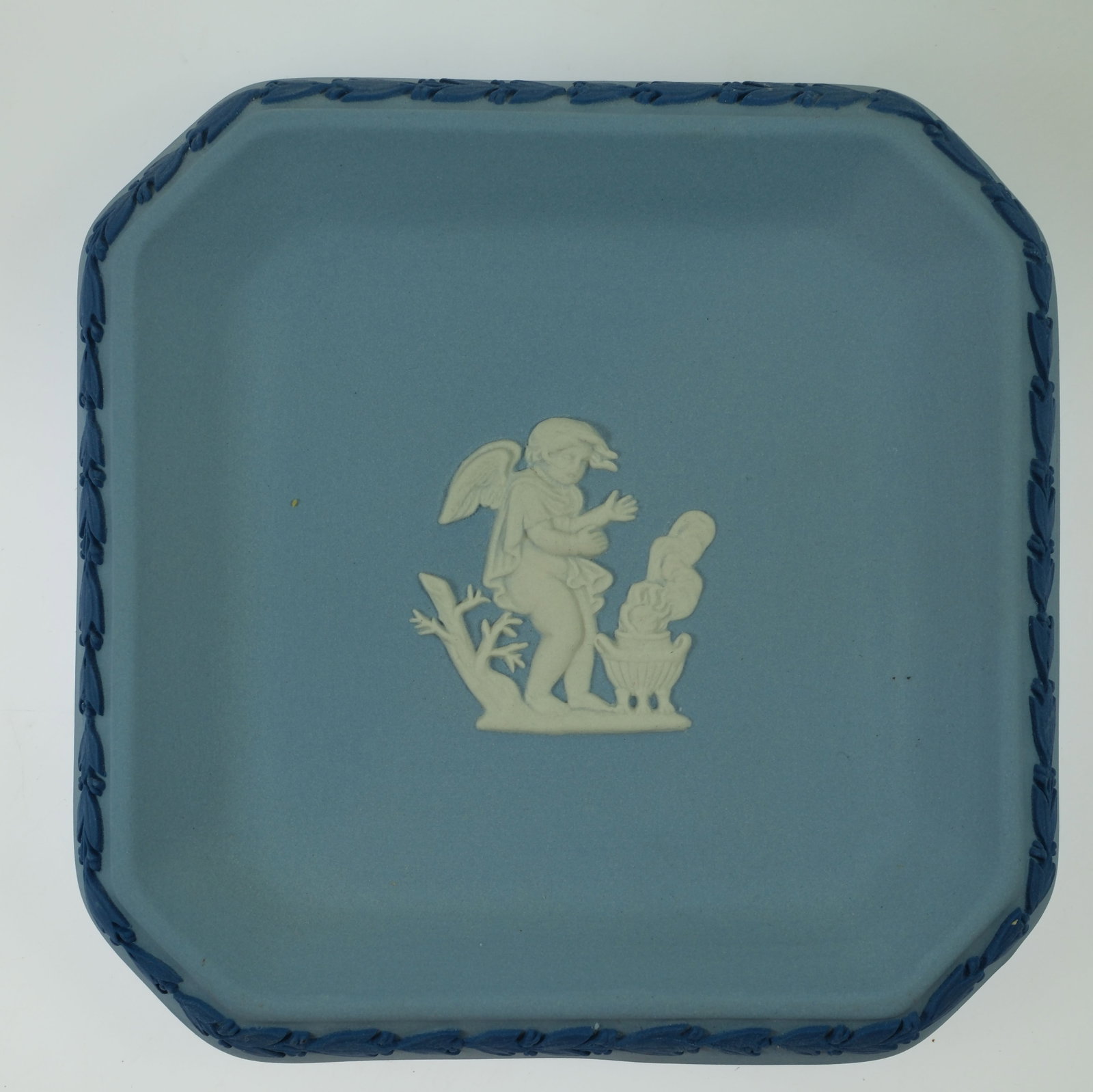 Wedgwood Blue Jasperware Plates with Dark Blue Trim Border (Set of 4) - 4