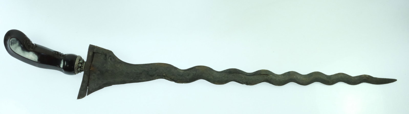 Javanese Wavy-bladed Keris Dagger with Yogyakarta-style Gayaman Sheath & Timoho Wood Handle - 3