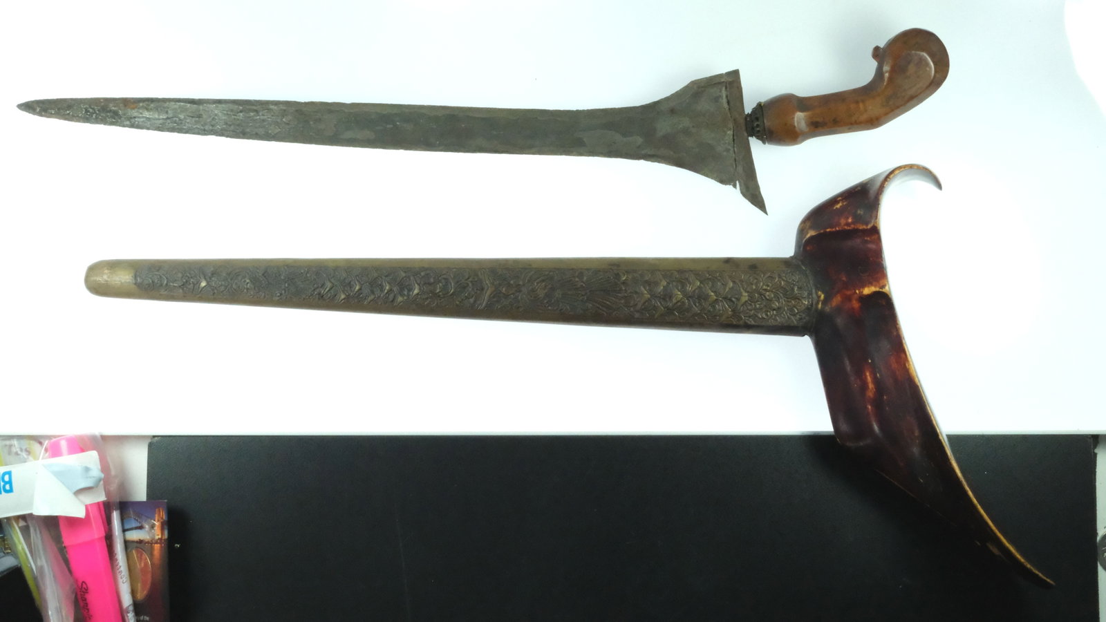 Javanese Straight-bladed Keris Dagger with Yogyakarta-style Gayaman Sheath & Timoho Wood Handle - 2
