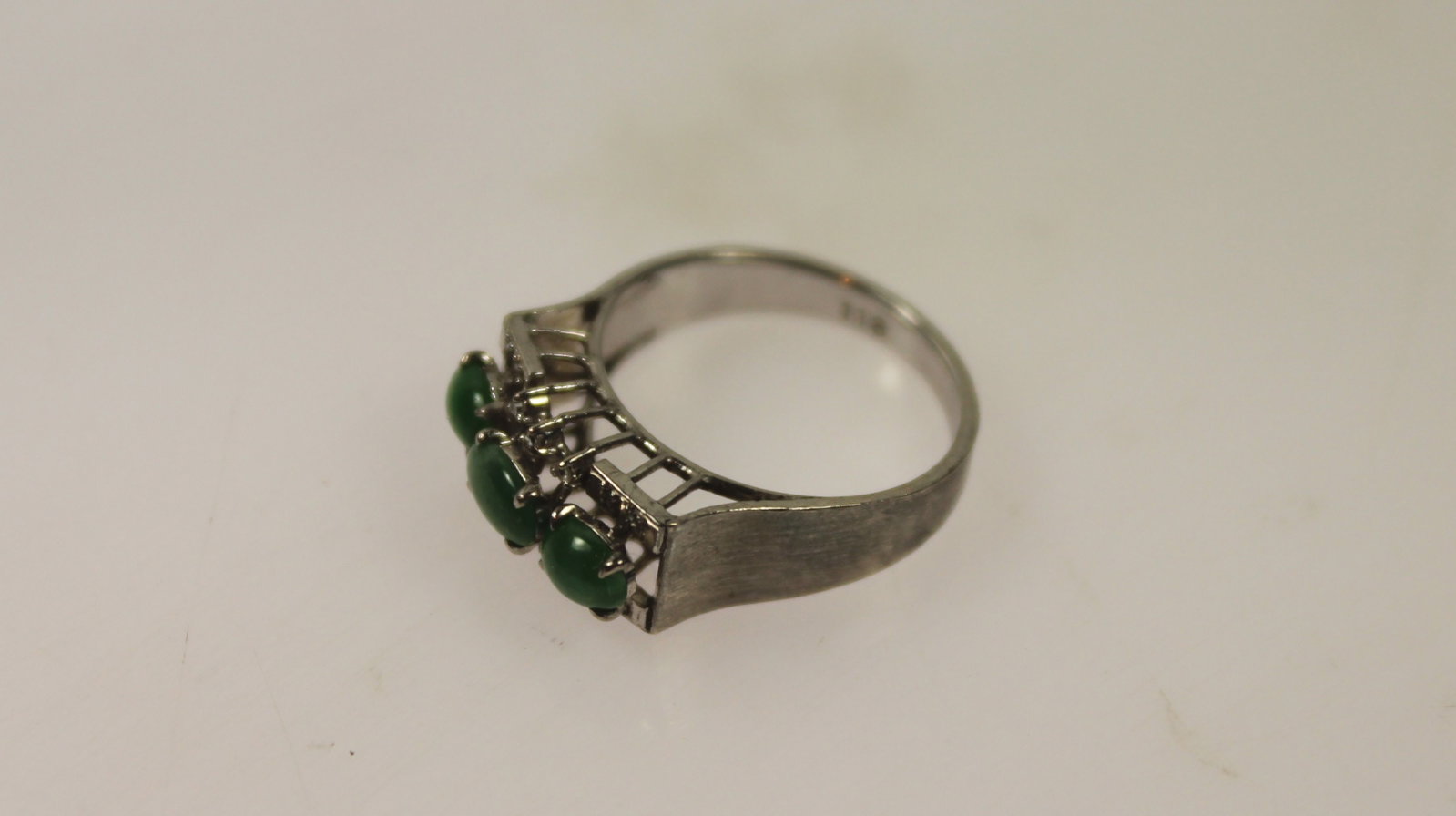 Vintage Jadeite & Diamond Ring in White Gold - 2