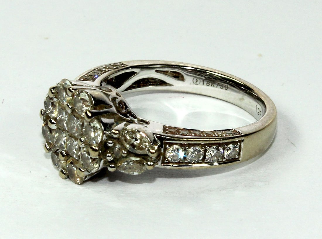 Diamond Cluster Ring in 18ct White Gold - 2