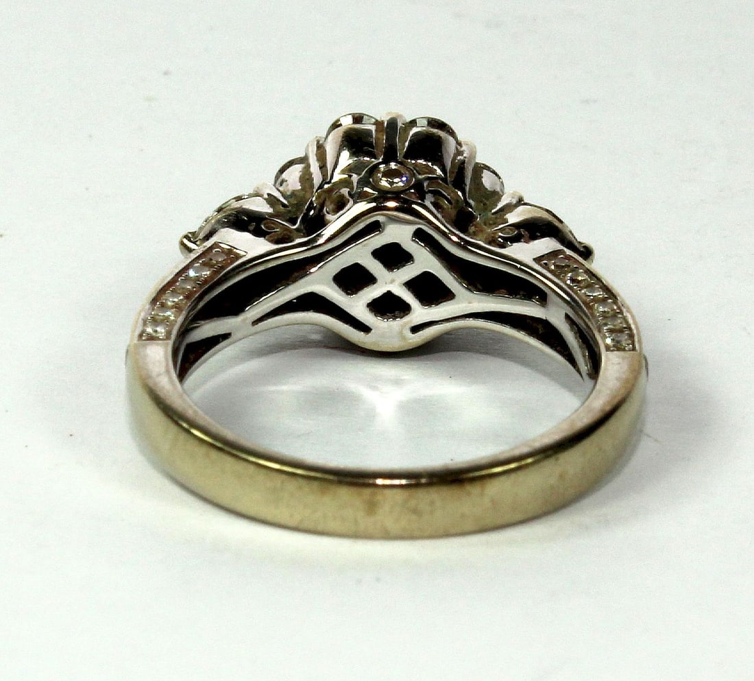 Diamond Cluster Ring in 18ct White Gold - 3