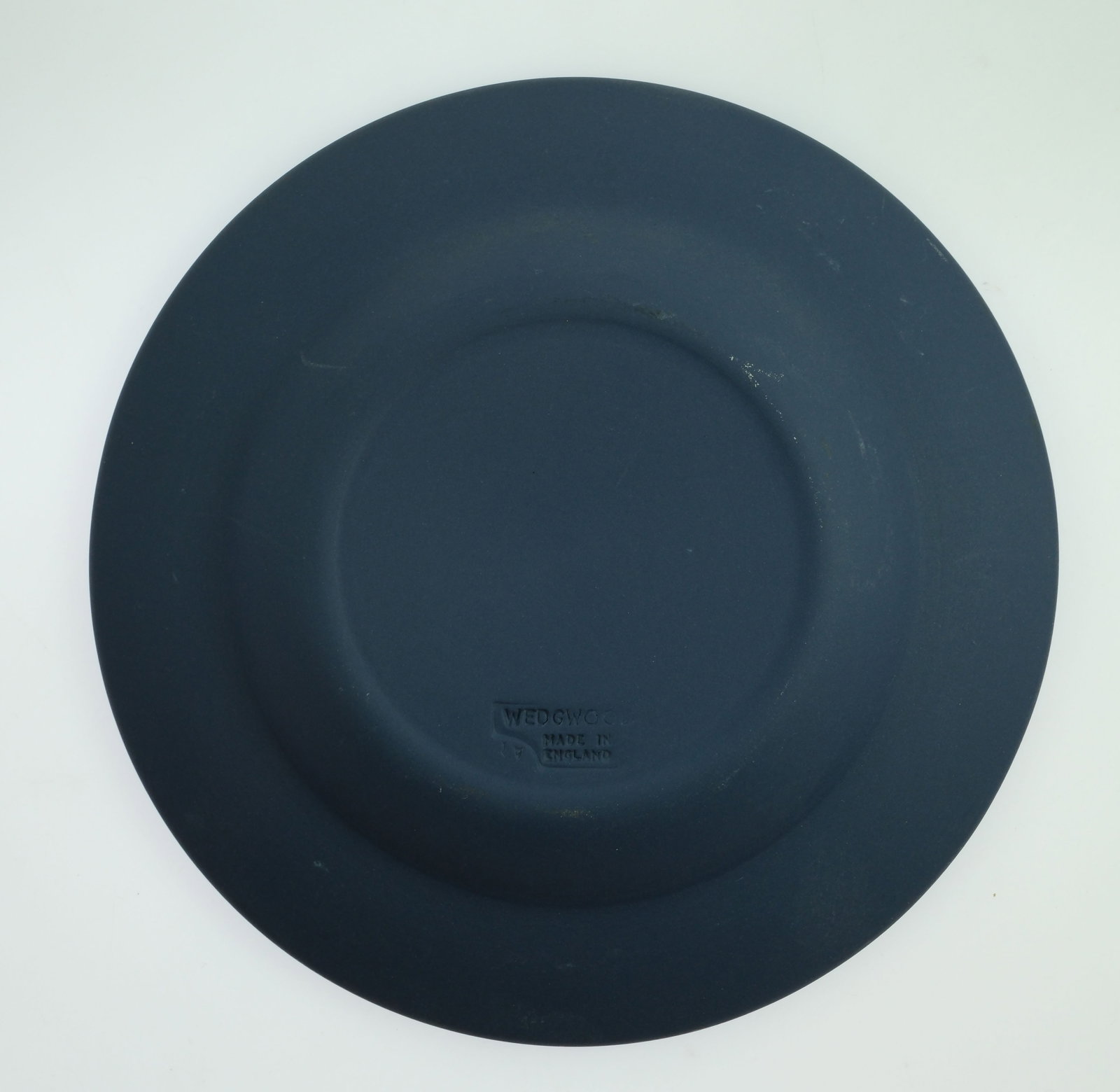 Wedgwood 'Sydney Harbour Bridge' Dark Blue Jasperware Plate - 2