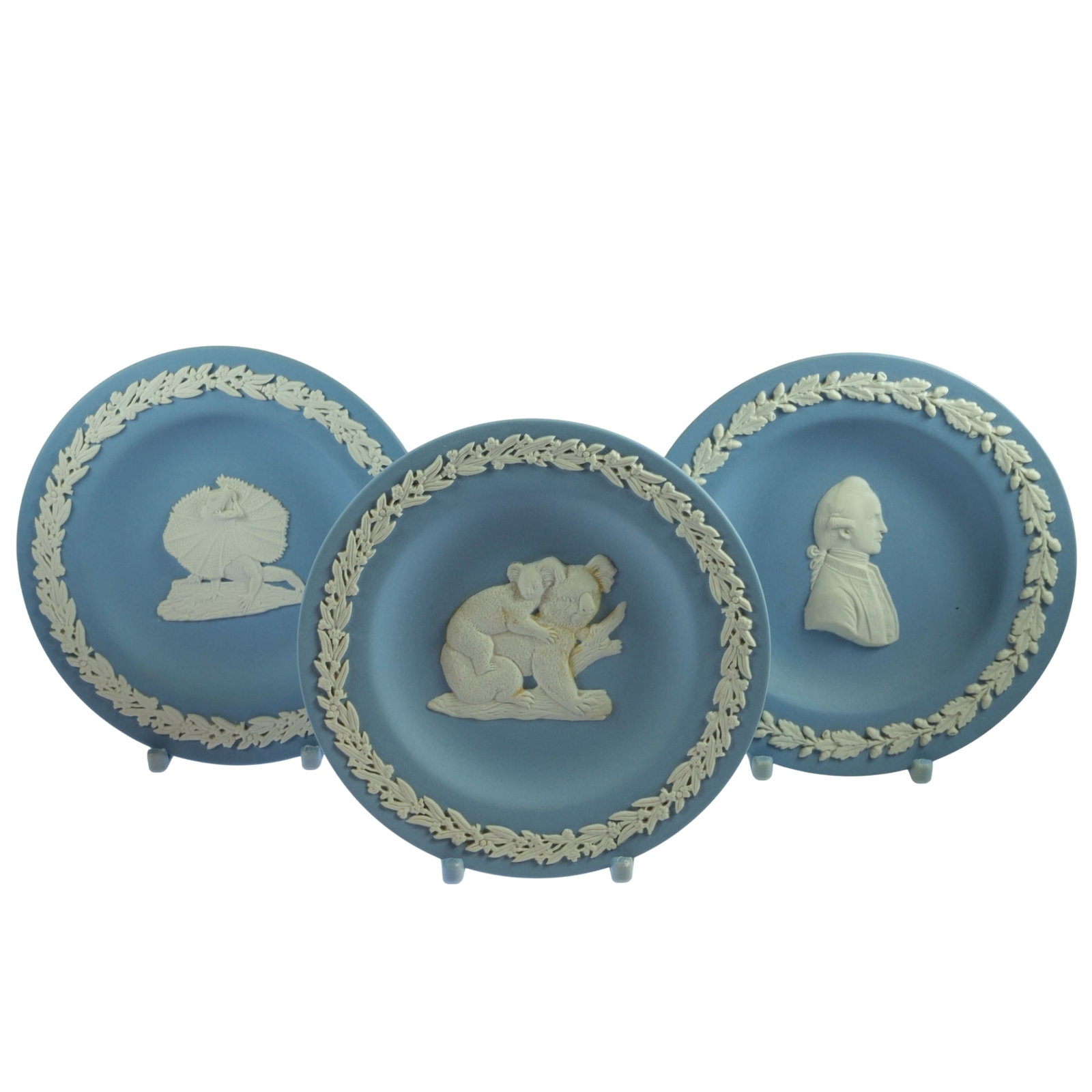 Wedgewood 'James Cook, Koalas & Frill-Necked Lizard' Plates (3 items): Australiana Size 11cm each