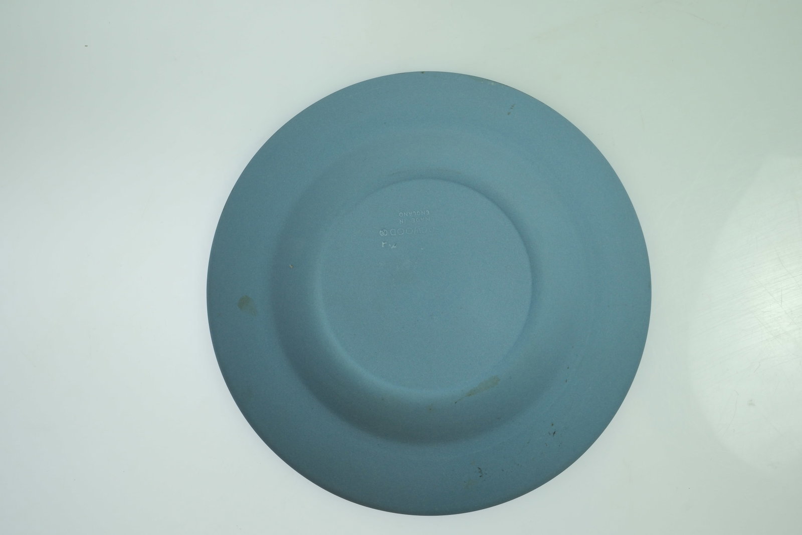 Wedgewood 'James Cook, Koalas & Frill-Necked Lizard' Plates (3 items) - 3