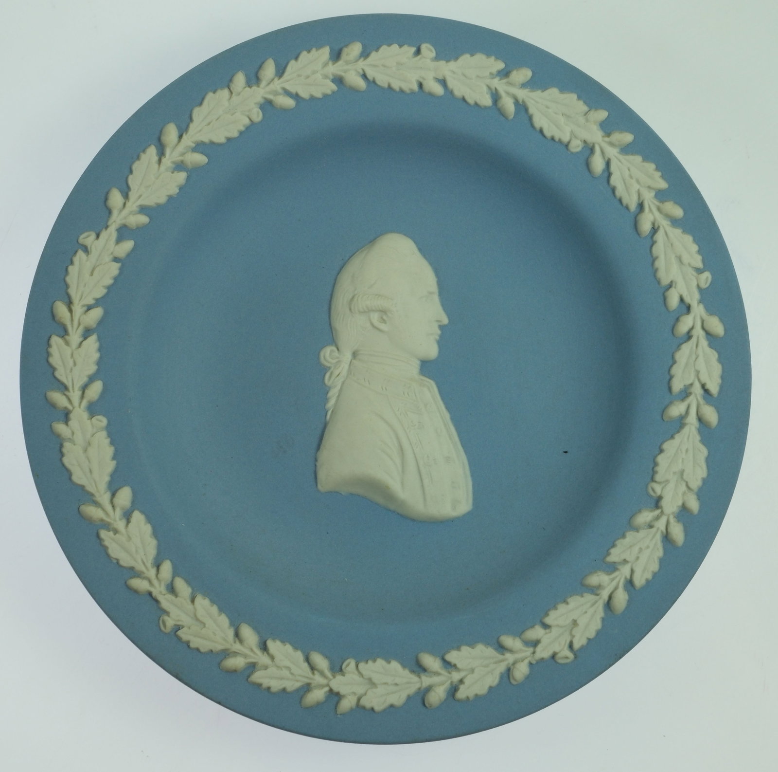Wedgewood 'James Cook, Koalas & Frill-Necked Lizard' Plates (3 items) - 6