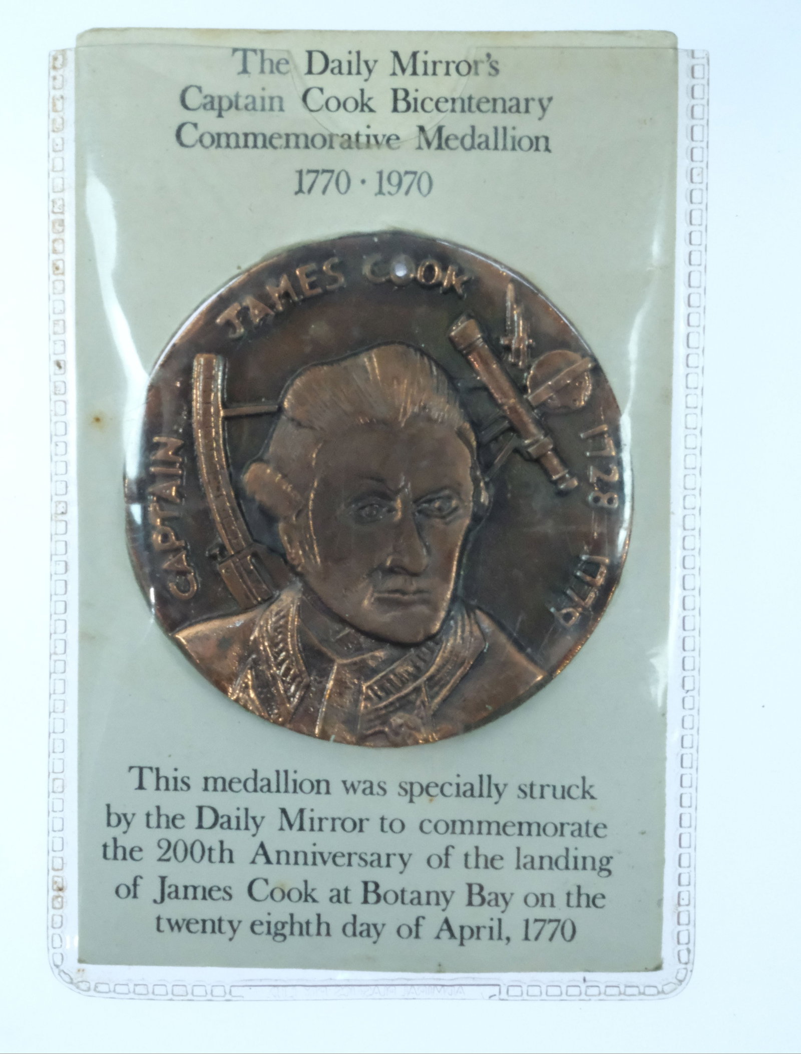 Australia 1770 - 1970' 'Captain Cook' Bicentenary Bronze Medal, Uncirculated: Issued by the 'Daily Mirror' Newspaper Size Diameter 50mm