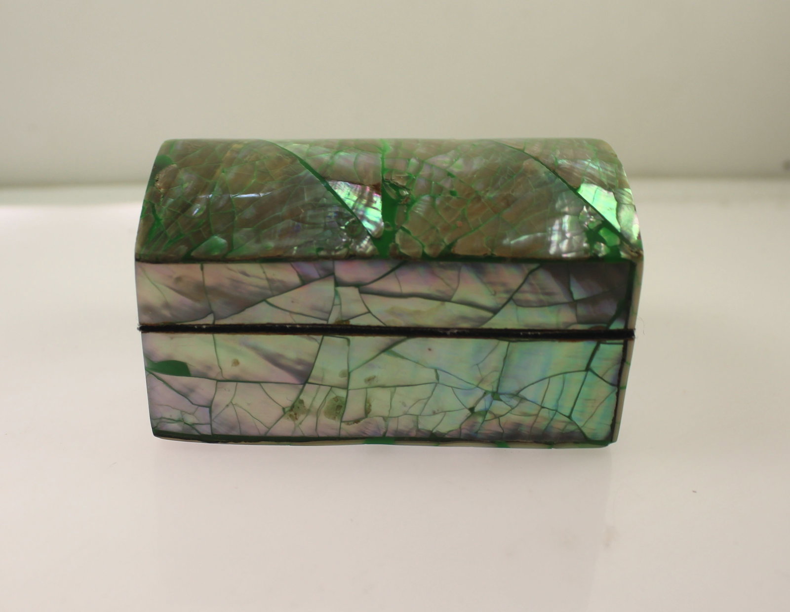 Small Mother of Pearl Treasure Chest Box with Green veins - 3