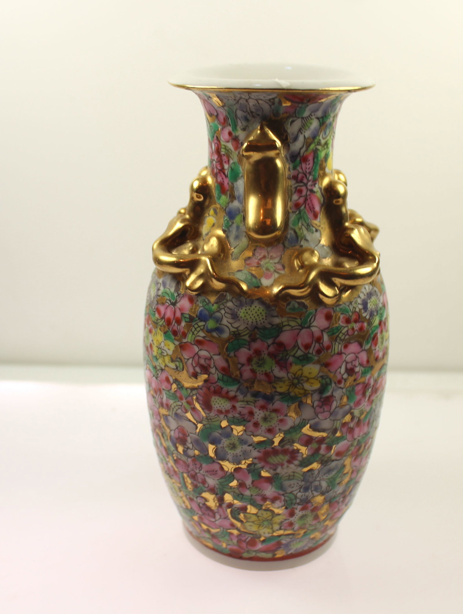 Chinese Rose-patterned Vase with Intricate Enamel & Gold Leaf details - 2