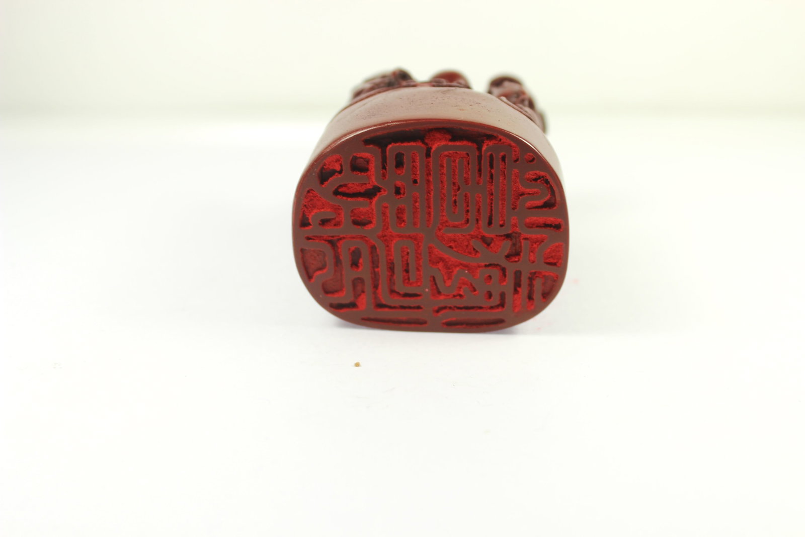 Chinese Seal featuring Foo Dogs in original Box - 9