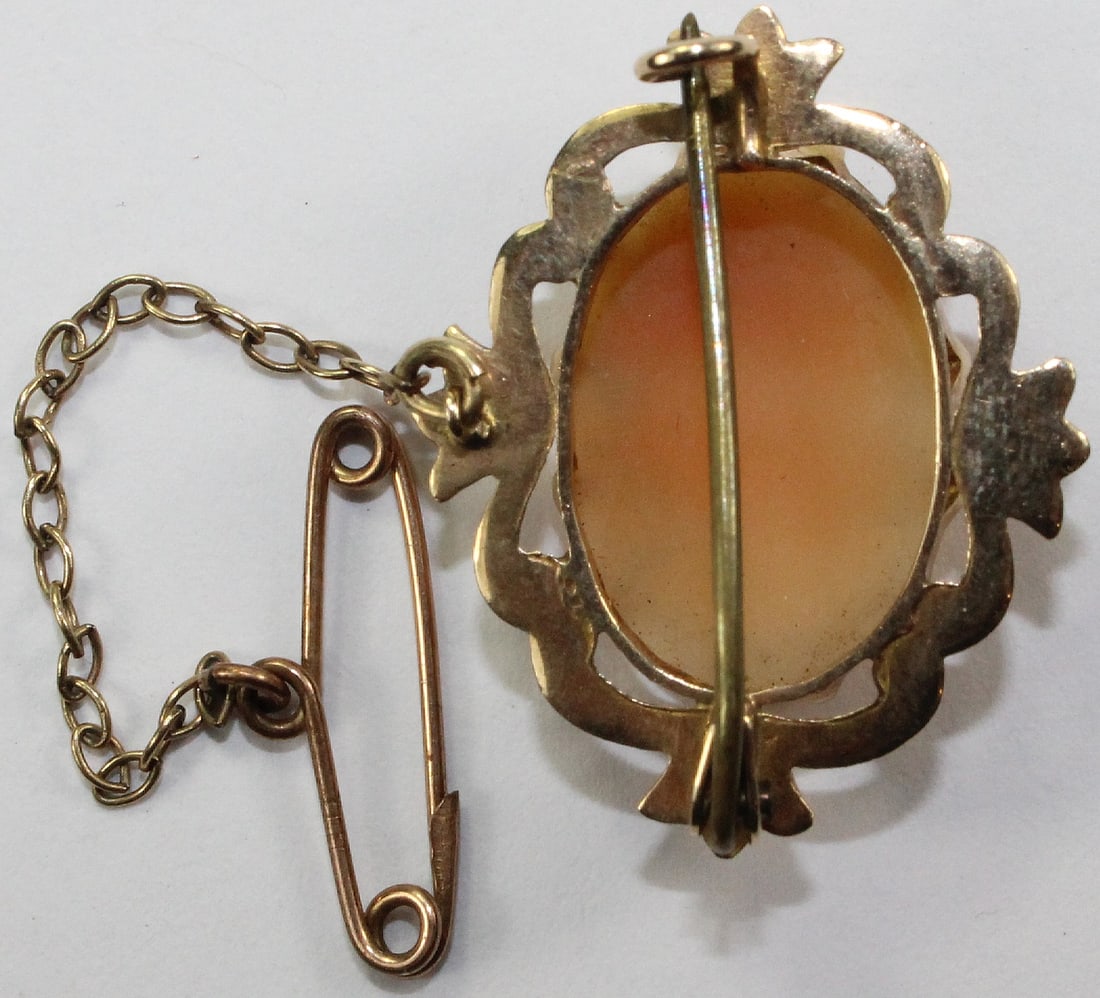 Antique Shell Cameo Brooch in 9ct Gold Surround - 2