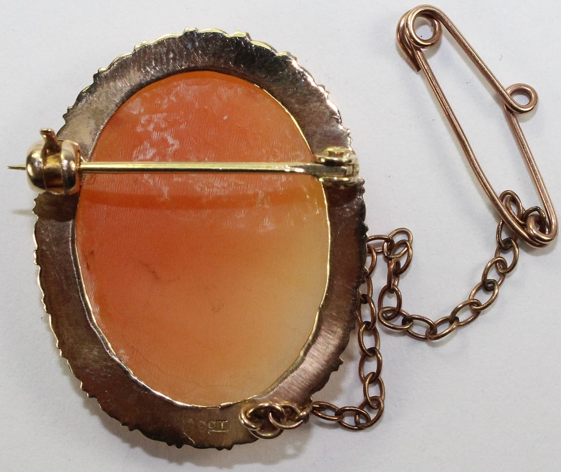 Antique Shell Cameo Brooch in 9ct Gold Surround - 2