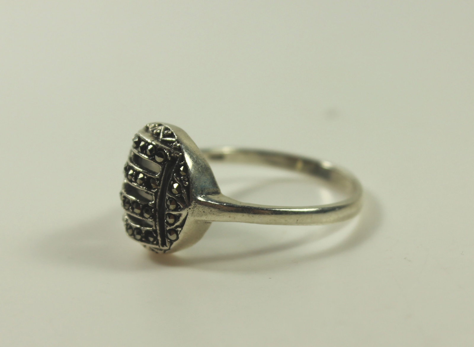 Deco-style Marcasite Ring in Sterling (925) Silver - 2
