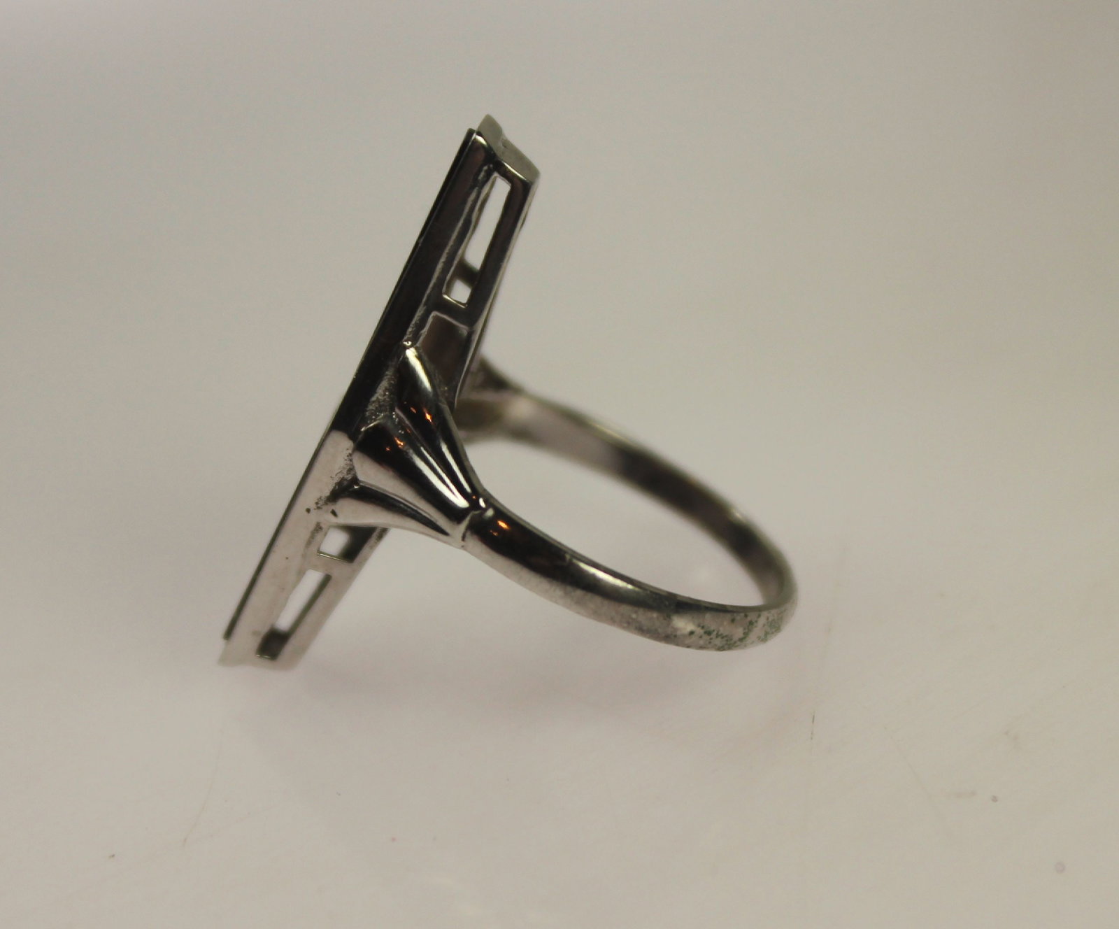 Onyx & Diamond Ring in 9ct White Gold - 2