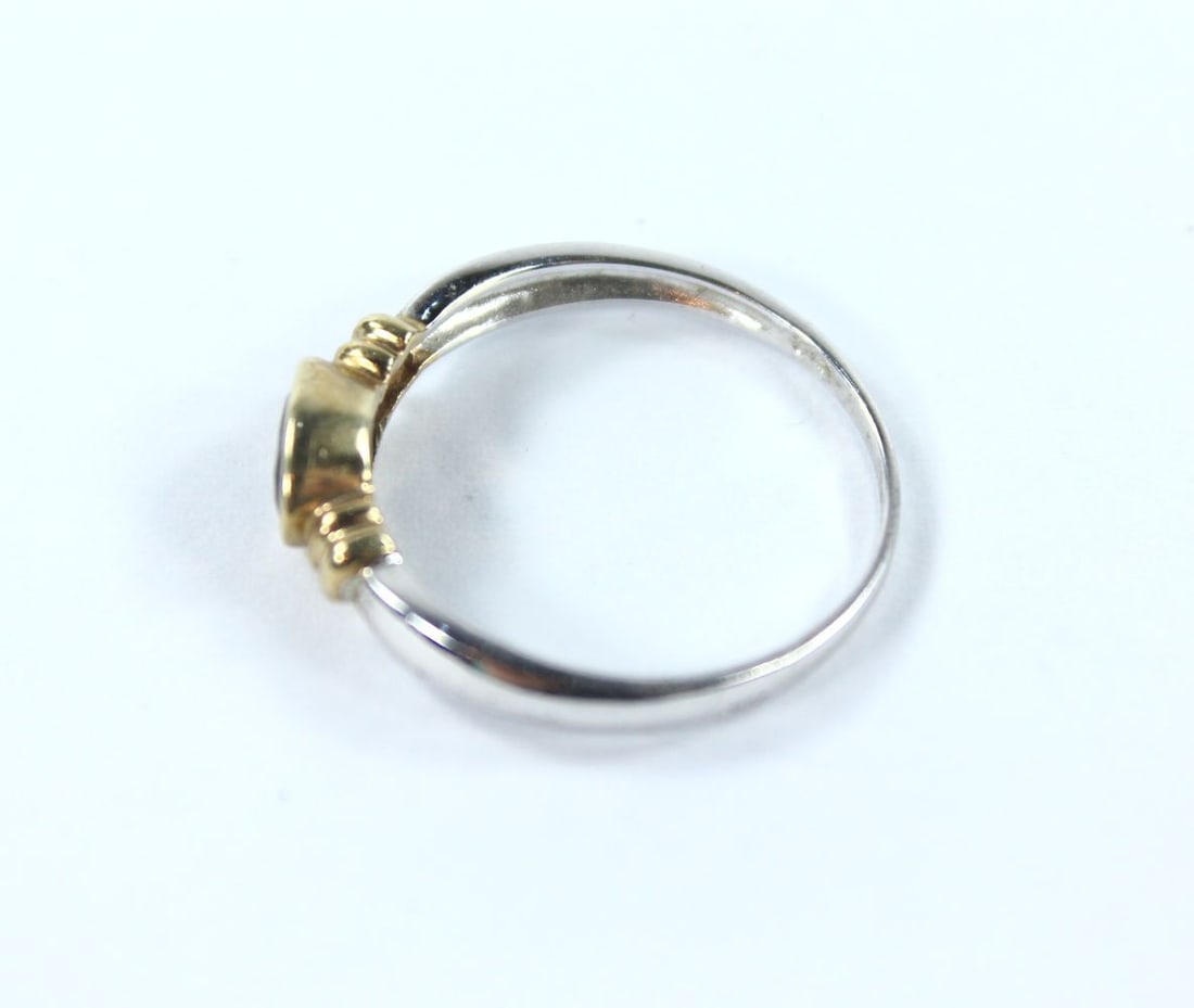 Blue Sapphire Ring in 9ct White Gold with Yellow Gold Setting - 3