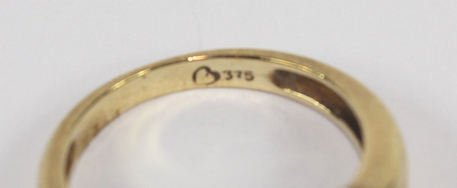 Garnet & Diamond Ring in 9ct Yellow Gold - 3