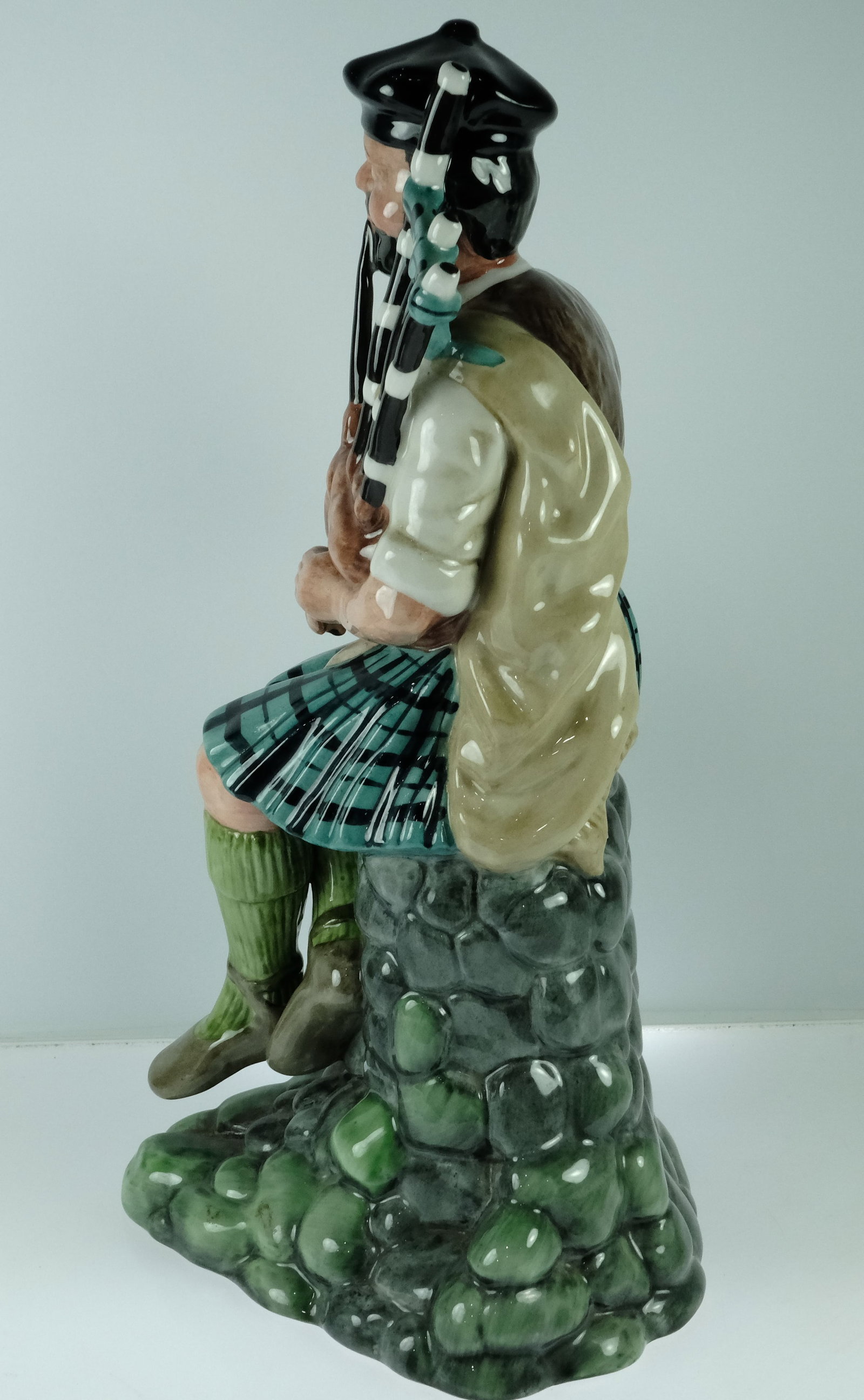 Royal Doulton Porcelain Figurine of 'The Piper' - 4