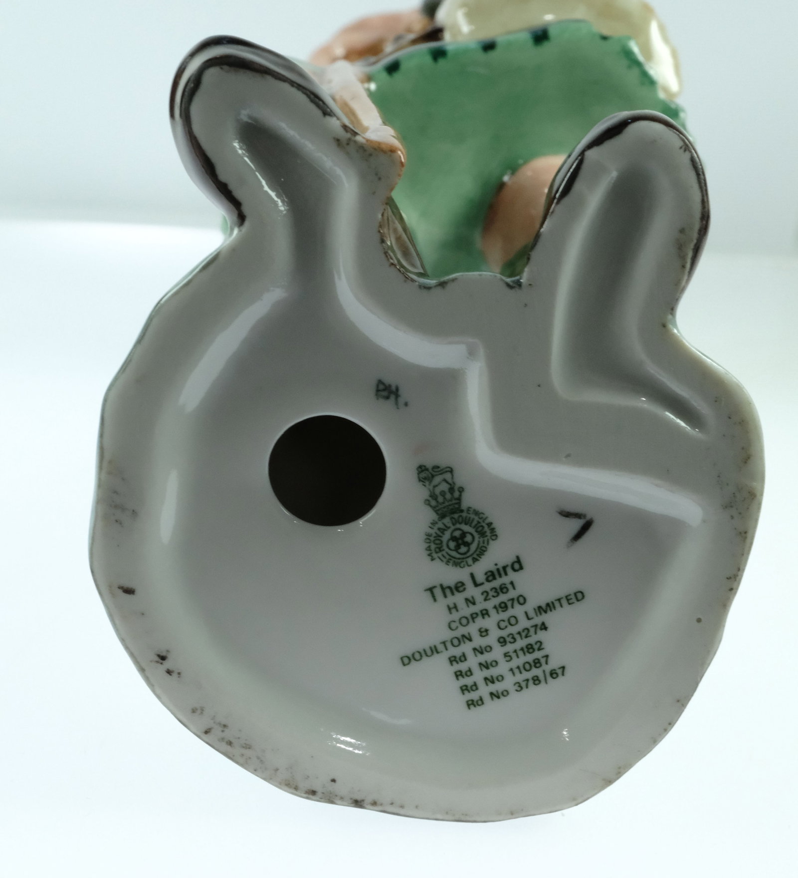 Royal Doulton Porcelain Figurine of a Scottish Laird - 5