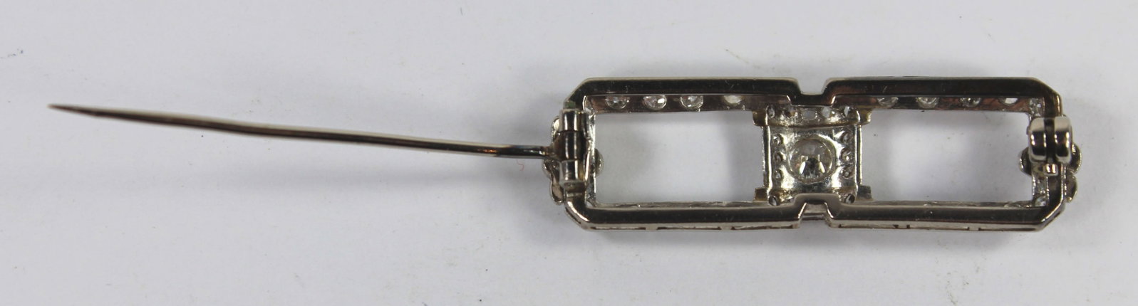 Classic Art Deco Diamond & Platinum Brooch - 3