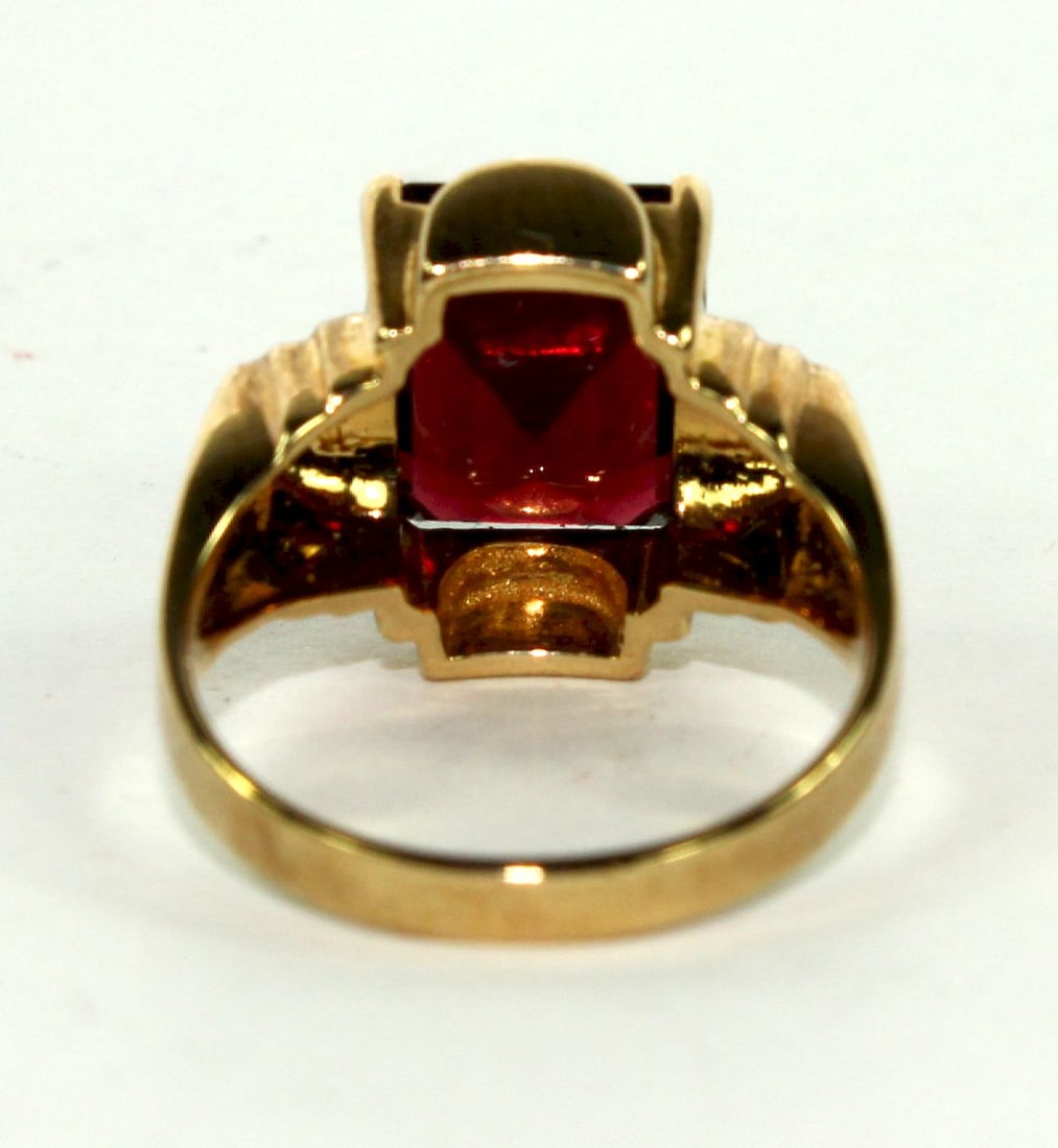 Modern design Garnet Ring in 9ct Yellow Gold - 3