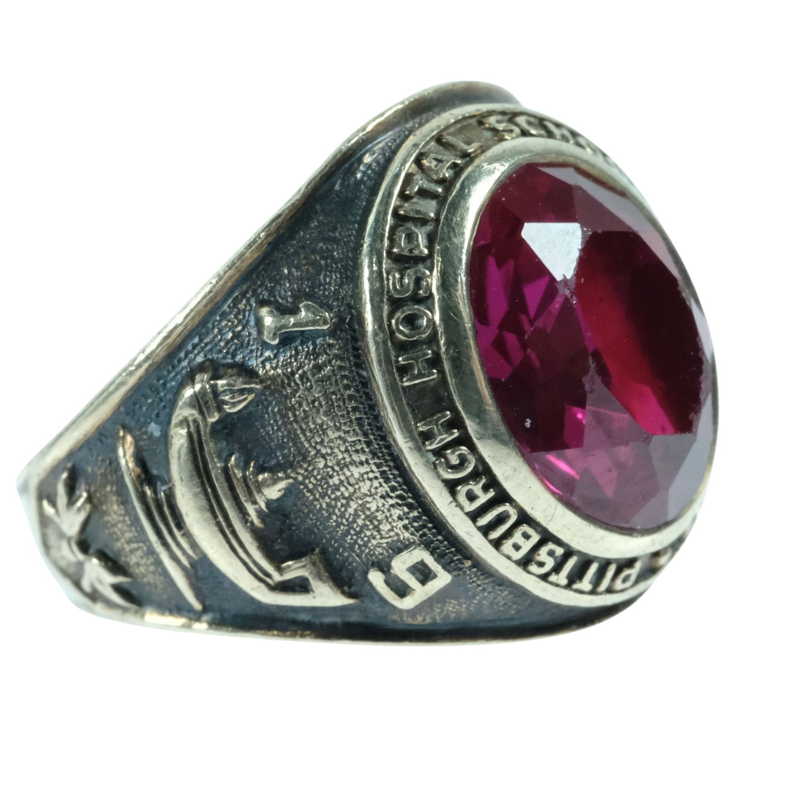 Pittsburgh Hospital Nursing School College Ring in 10ct Yellow Gold with 3 carat Ruby: Date 1963 in design Size Size P : total weight 7.58gms