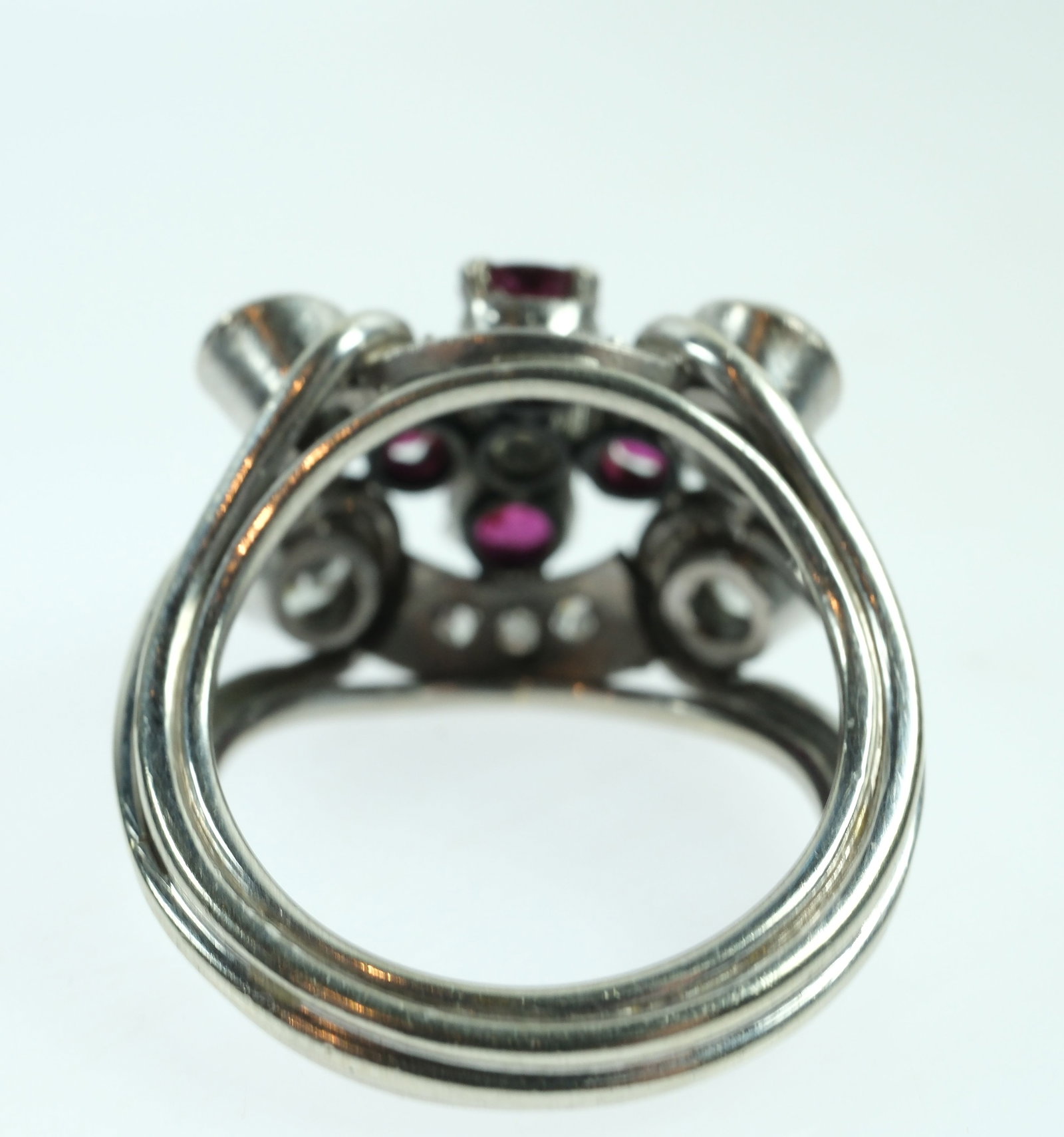 Impressive Vintage Diamond & Ruby Ring in 18ct White Gold - 3