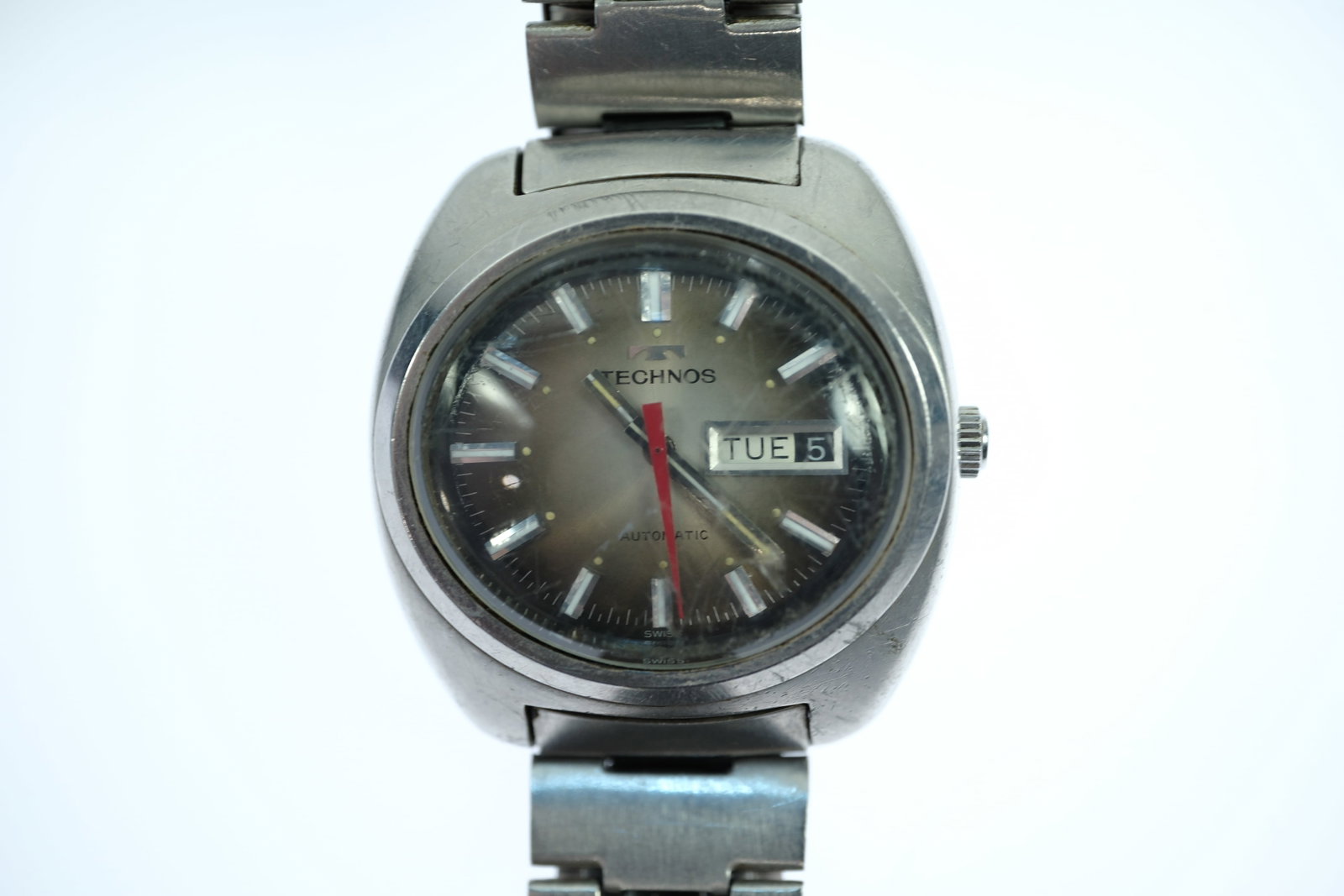 Vintage Men's Technos Wristwatch with Iconic Fading Green Oval Dial - 2