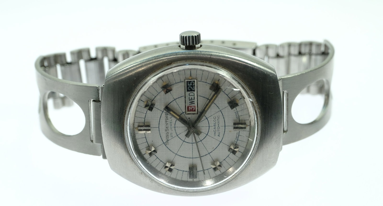 Vintage Men's 'Swiss Sentinel' Wristwatch with Silver Sectioned Dial - 2