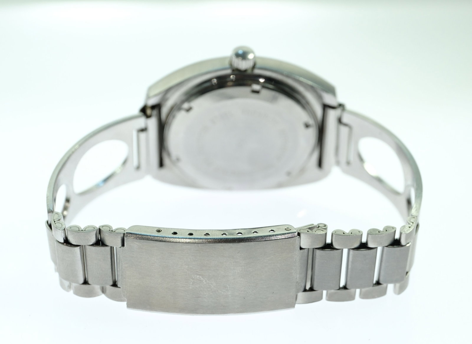 Vintage Men's 'Swiss Sentinel' Wristwatch with Silver Sectioned Dial - 3