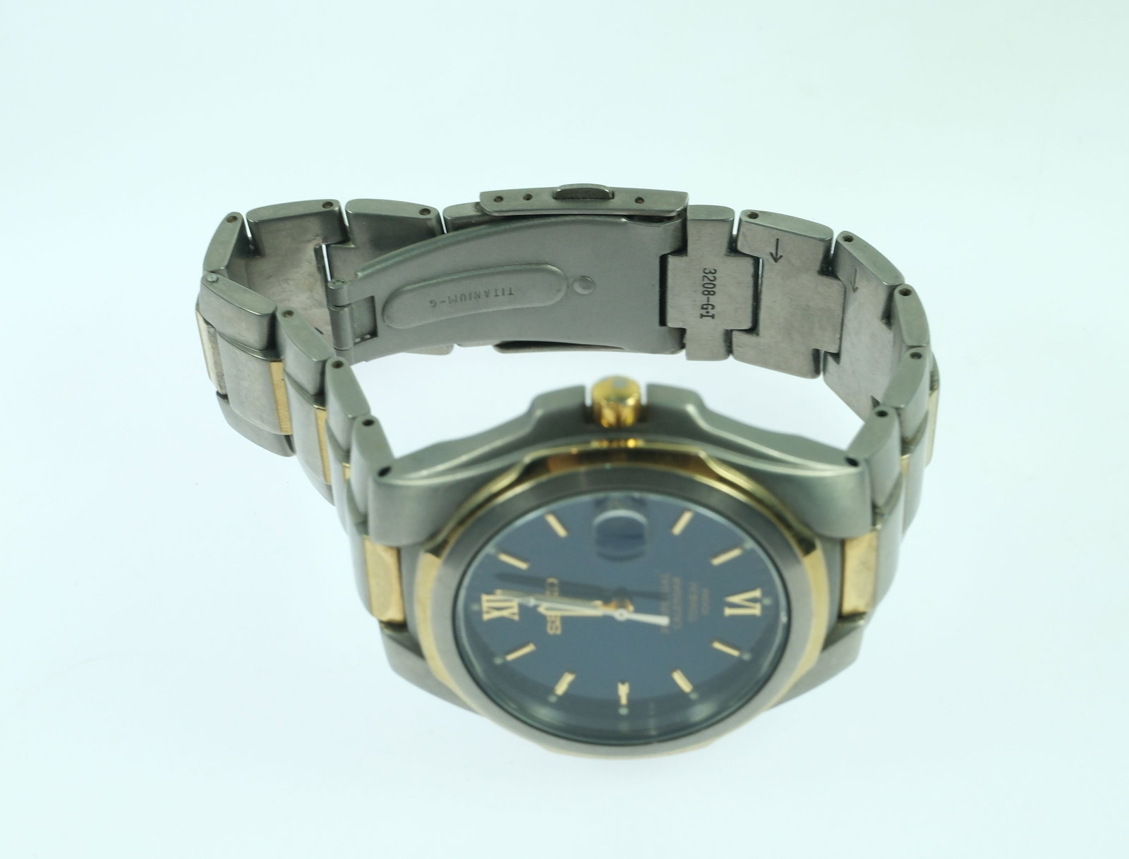 Modern Men's Seiko Titanium -100M' Diver Wristwatch with Blue Dial & Roman Numbers - NEAR NEW - 3