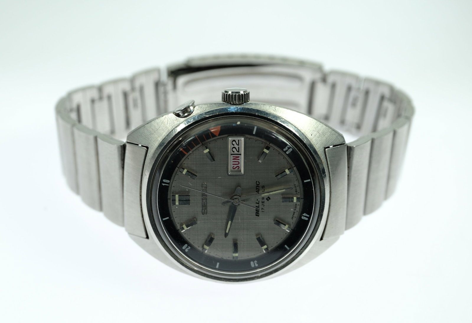 Vintage Men's Seiko 'Bellmatic' Alarm Wristwatch with Silver Case & Dial - 2
