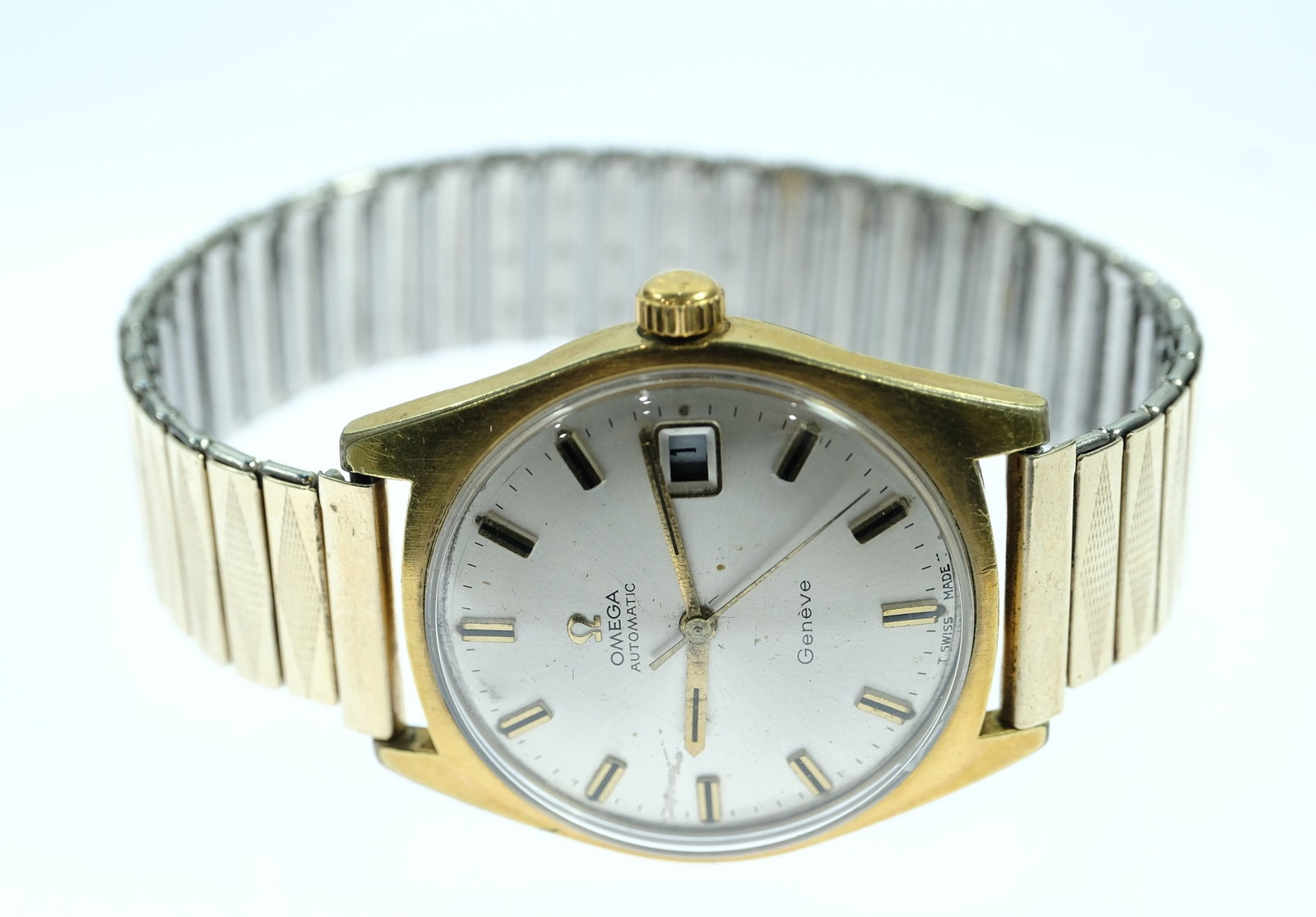 Vintage Men's Omega "Geneve' Wristwatch with Gold Case & Pearl Dial - 2